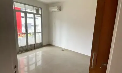2/4 com suíte + Dependência - Edifício Morada Del Rey