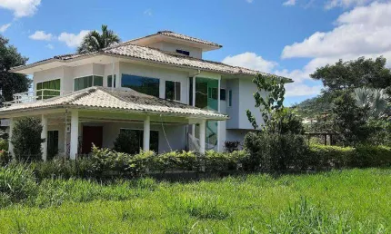 Casa com 4 dormitórios à venda, 350 m² por R$ 1.680.000,00 - Ubatiba - Maricá/RJ