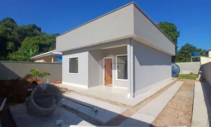 Casa com 2 dormitórios à venda, 75 m² por r$ 370.000 - jacaroá - maricá/rj