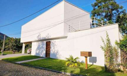 Casa com 4 dormitórios à venda, 405 m² por R$ 950.000 - Ubatiba - Maricá/RJ