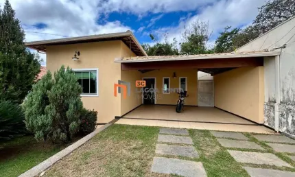 CASA A POUCOS METROS DA LAGOA OLHOS D´ÁGUA NO BAIRRO JARDIM IPÊ