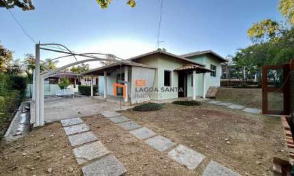 CASA NO CONDOMÍNIO VIVENDAS - LOCALIZADA A 1KM DA ORLA DA LAGOA