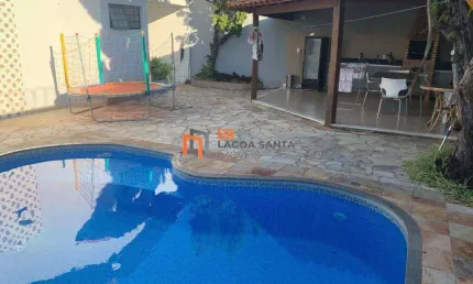 CASA COLONIAL NO BAIRRO JARDIM IPÊ - PROXIMO AO MERCADÃO INTERNACIONAL
