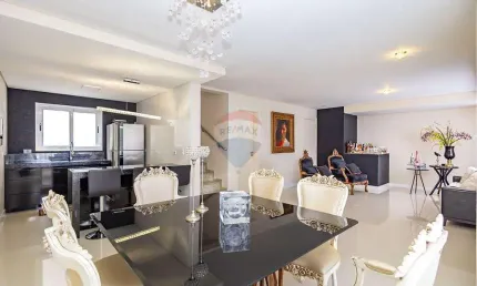 Casa à venda com 263m² de área privativa, 3 quartos, e 2 vagas de garagem no Mossunguê/Ecoville – Curitiba/PR por R$1.620.000,00.