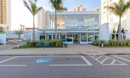 Apartamento com 89m², 3 quartos, sendo 1 suíte, e 2 vagas de garagem por R$ 4.300,00, em Curitiba/PR
