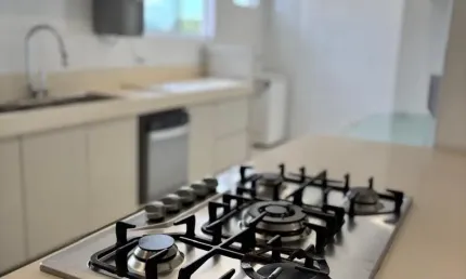 Apartamento Reformado na Ponta do Farol 125m, 3 sutes, 2 vagas