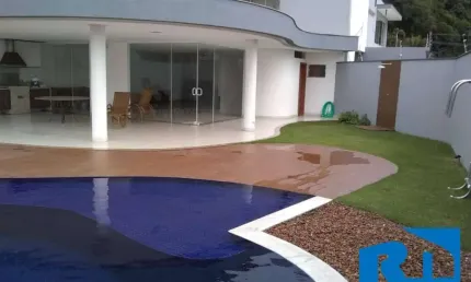 Casa de Luxo à Venda - Alto Padrão na Prainha, Caraguatatuba-SP