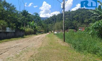 Terreno Amplo Próximo às Belíssimas Praias de Caraguatatuba!