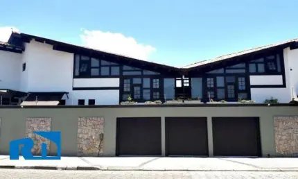 Sobrado em caraguatatuba com 03 suites em bairro nobre