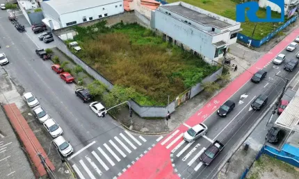 ÁREA COMERCIAL NO MELHOR CRUZAMENTO DO CENTRO DE CARAGUATATUBA!