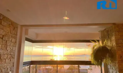 Apartamento Frente Mar em Caraguatatuba – Sofisticação e Conforto.