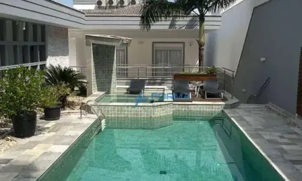 Casa Exclusiva em Condomínio Fechado com Vista Panorâmica Deslumbrante
