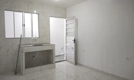 Casa para aluguel com  30 m² com 1 quarto em jardim capelinha - sp