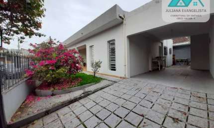 Casa residencial ou comercial para venda no Centro de Caraguatatuba/SP