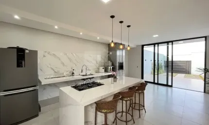*Lindo Sobrado em ótima localização no bairro Portal do Vale na Zona Leste de Uberlândia, bairro planejado em grande crescimento.