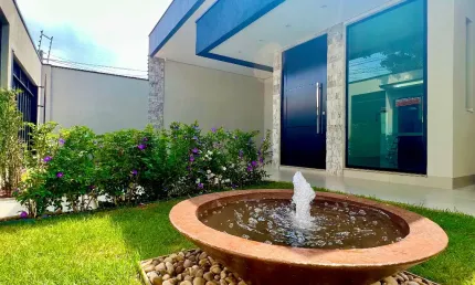 Casa com 4 quartos à venda no Santa Mônica, Uberlândia 