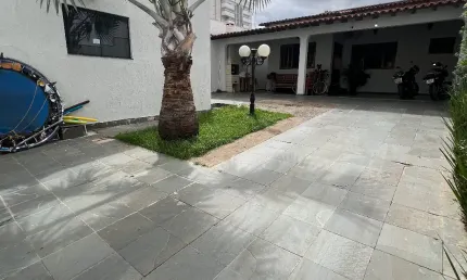 Casa com 4 quartos à venda no Cazeca, Uberlândia 