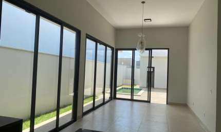 Casa em condomínio fechado com 3 quartos à venda em Laranjeiras, Uberlândia 