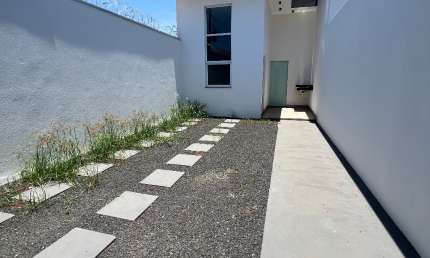 Casa com 3 quartos à venda no Santa Mônica, Uberlândia 