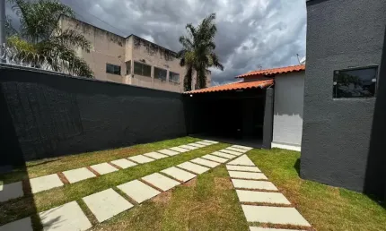 Casa com 3 quartos à venda no Jardim Europa, Uberlândia 