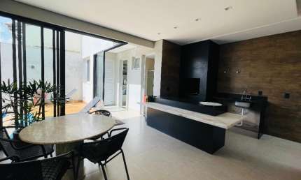 Casa com 3 quartos à venda no Alto Umuarama, Uberlândia 