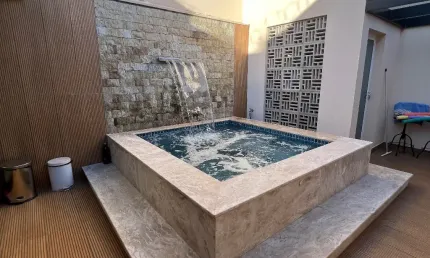 Casa com 3 quartos à venda no Jardim Botânico, Uberlândia 