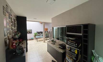 Casa com 3 quartos à venda no Jardim América II, Uberlândia 