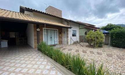 Casa térrea, mobiliada no bairro de Zimbros, Bombinhas/SC