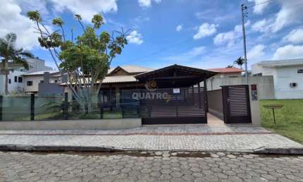 Casa com 2 quartos à venda na Rio Jacuí, 266, Zimbros, Bombinhas