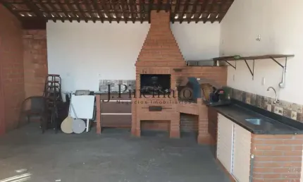CASA COM EDÍCULA PARA ALUGAR NO BAIRRO DA COLÔNIA EM JUNDIAÍ - SP