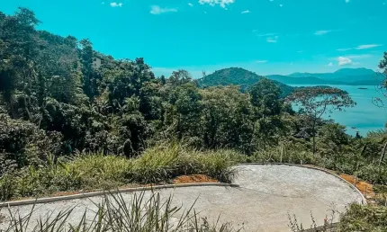TERRENO ESCRITURADO COM VISTA PARA O MAR DA PRAIA GRANDE RJ.