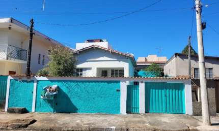 Casa com 3 quartos à venda na Rua José Alves Guedes, 230, Centro, Jaguariúna