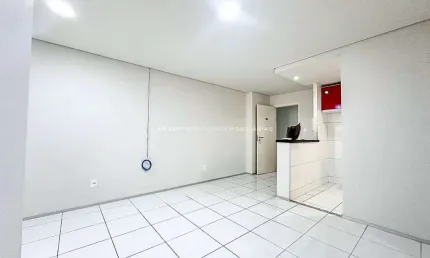 Apartamento com Vista Mar na Ponta d’Areia – 2 Quartos (1 Suíte) – 3 Vagas – R$3.500 - Condominio Ari Oliveira