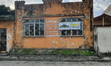 Casa comercial à venda na Rua Pecêgo Júnior, 242, Centro Histórico, Paranaguá por R$ 400.000