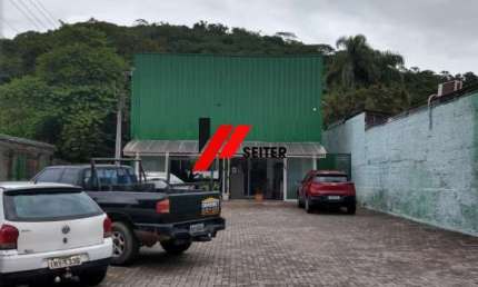 Galpao 450 m² a venda em florianopolis de facil acesso de caminhões