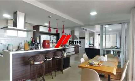 Casa a venda com 4 suítes no bairro Trindade a venda