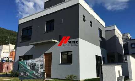 Casa a venda 3 dormitórios, sendo 3 suítes com 2 vagas de garagem em Localização privilegiada de santo Antônio de Lisboa