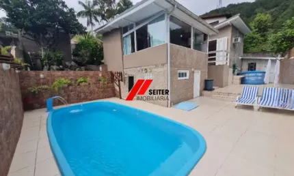 Casa com 2 quartos à venda na Rua Maria Alexandre Machado, 294, Itacorubi, Florianópolis