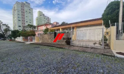 Casa de 4 dormitórios e 310m² a venda agronômica florianópolis