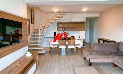 Apartamento a venda no bairro Trindade em Florianópolis com 4 quartos sendo 2 suítes