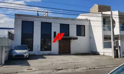 Terreno comercial à venda em São José no bairro Campinas com galpão construido e viabilidade predial