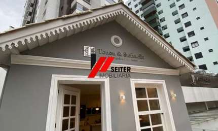 Casa comercial a venda no centro de Florianópolis próxima a beira mar e a ponte Hercílio luz
