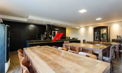 Casa à venda com 4 dormitórios no bairro Pantanal em Florianópolis