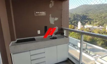Aluga se apartamento de 2 dormitórios sendo uma suíte mobiliado no Itacorubi em Florianópolis