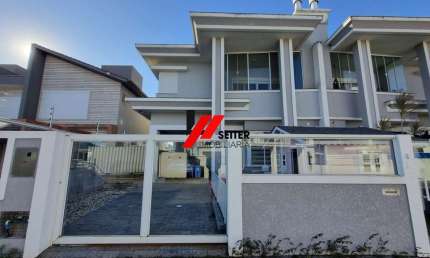 Casa à Venda em Ingleses Florianopolis 3 Quartos com suite de 250 metros privativos