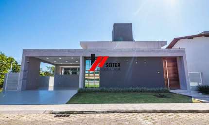 Casa com 4 suítes à venda em condomínio fechado em Florianópolis