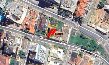 Terreno à venda no bairro Agronômica em Florianópolis