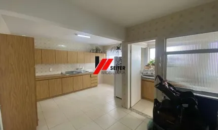 Apartamento com 3 dormitórios à venda no centro de Florianópolis