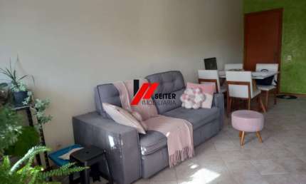 Apartamento de 3 quartos em condomínio completo na Carvoeira à venda