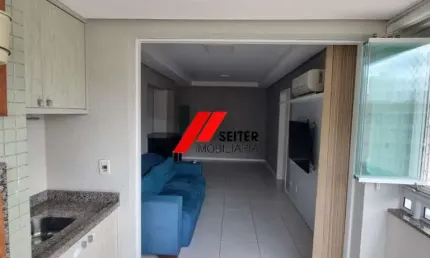 Apartamento semi-mobiliado de 2 dormitorios com suite para locação no Itacorubi